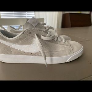 Nike blazer low